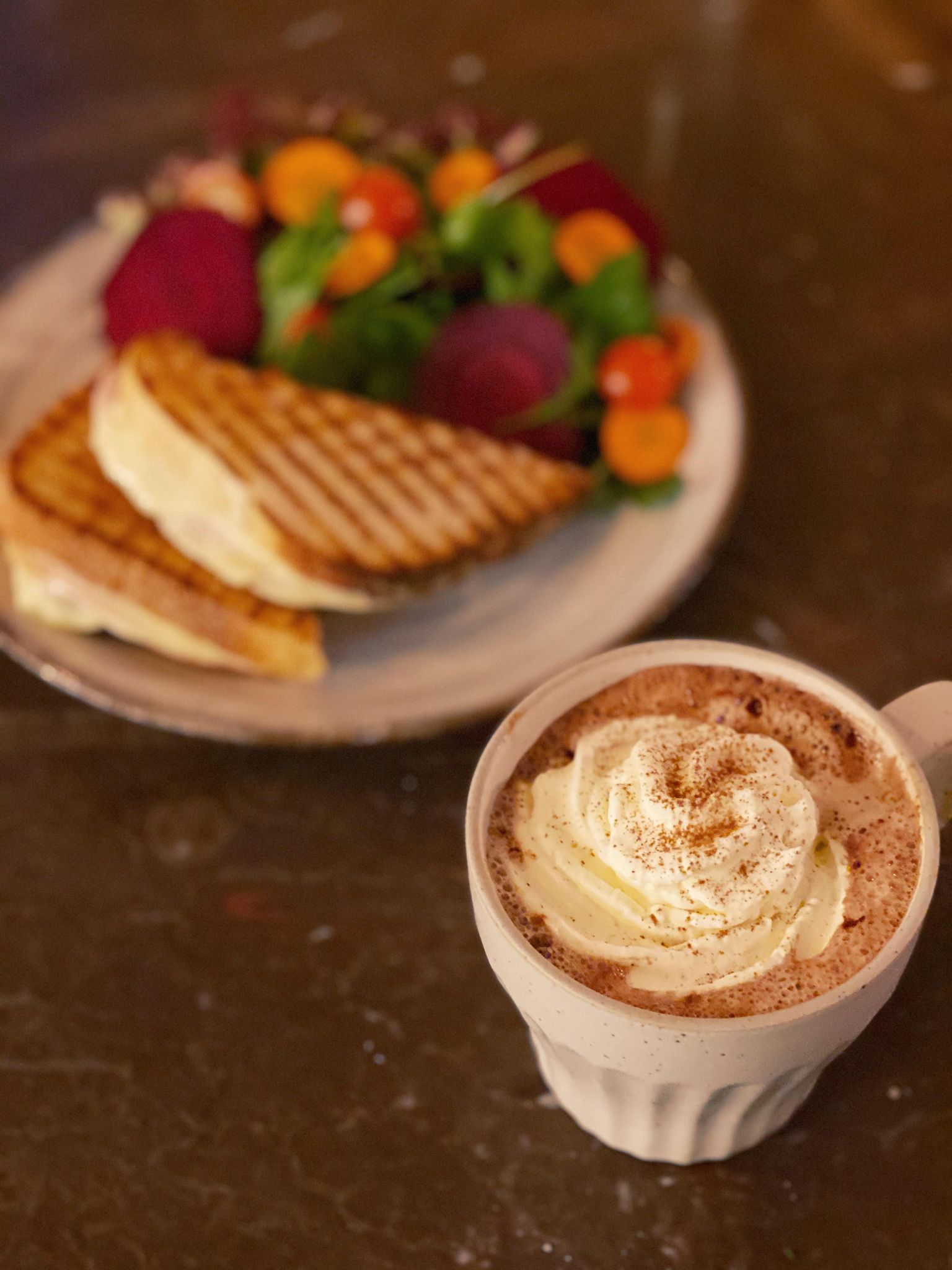 Hamngatan 12 - Café & Bistro